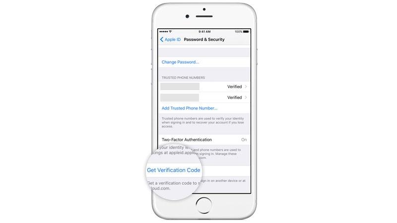 Chroń swój identyfikator Apple: dwufazowe uwierzytelnianie w porównaniu z weryfikacją dwuetapową