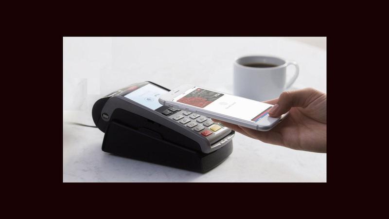 Jak korzystać z Apple Pay na iPhonie