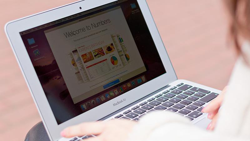 Jak pobierać energię słoneczną MacBooka w Wielkiej Brytanii