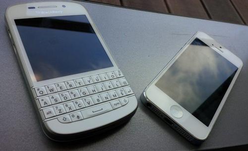 Jak przenosić kontakty z BlackBerry na iPhone