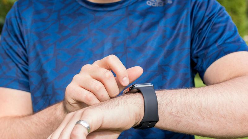 Jak uzyskać dostęp do sieci w Apple Watch