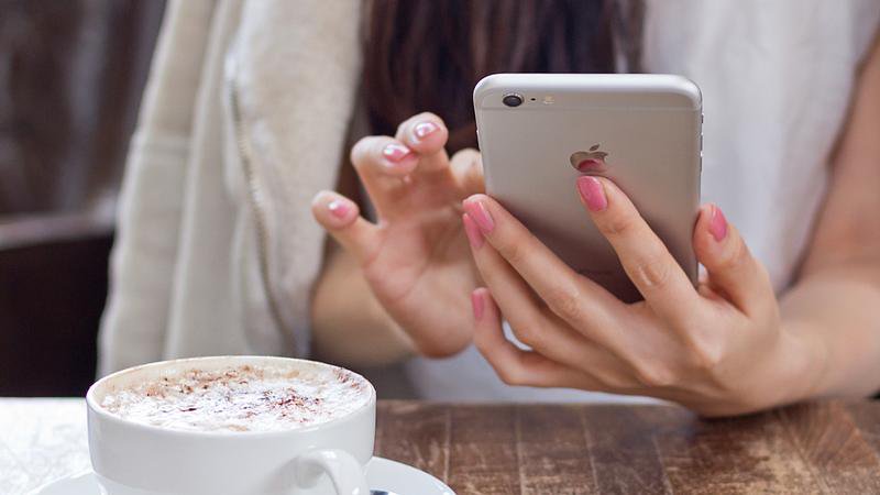 Jak używać dwóch liczb na telefonie iPhone