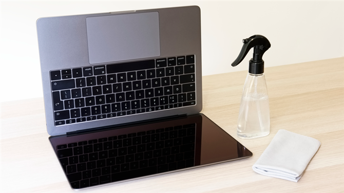 Jak wyczyścić komputer Mac: Chroń iMaca lub MacBooka przed zarazkami i brudem