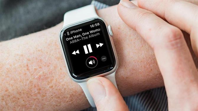 Jak zatrzymać uruchamianie odtwarzacza Apple Watch Now Playing
