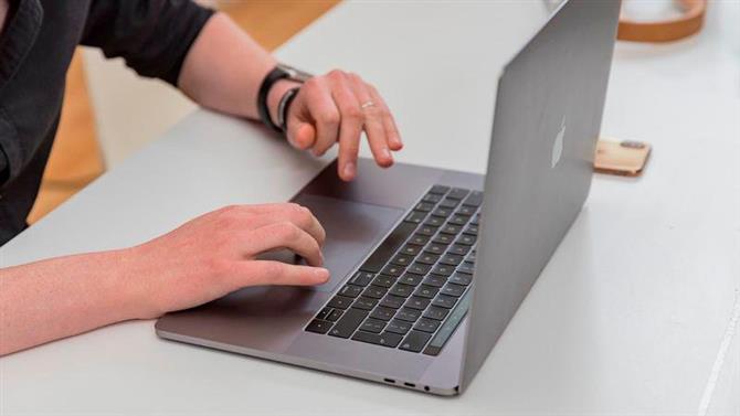 Jak znaleźć adres IP twojego komputera Mac