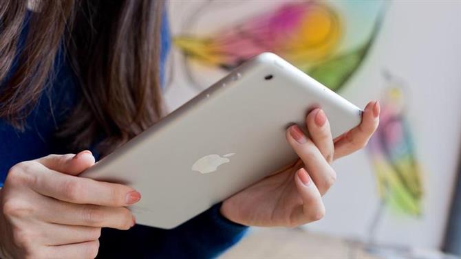 Oglądaj filmy za darmo na iPadzie lub iPhonie