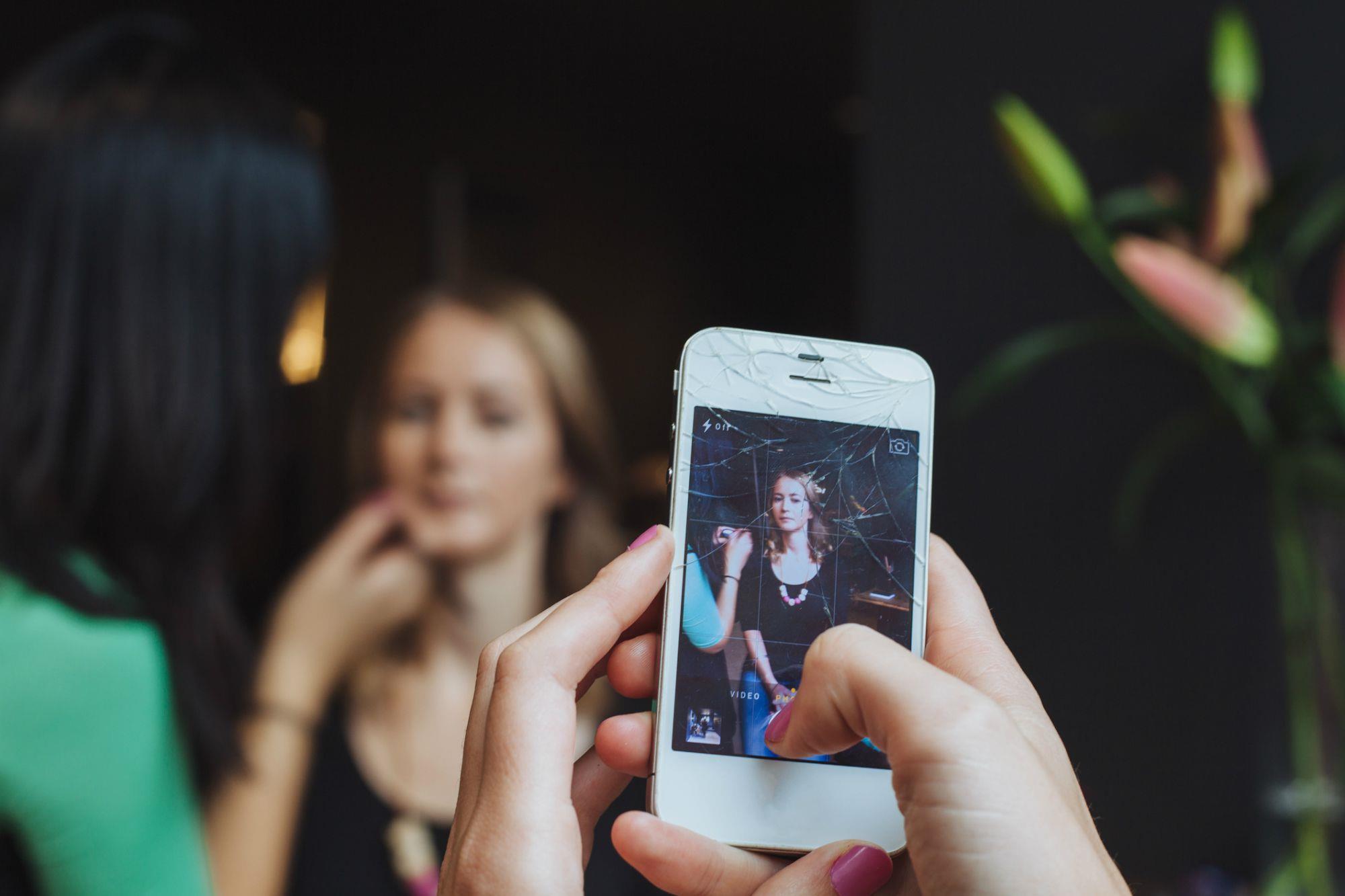 Opcje naprawy pękniętych ekranów iPhone’a